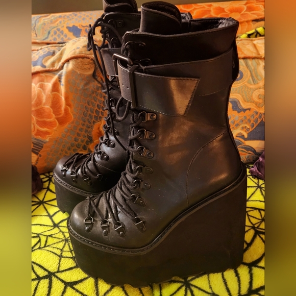 Brand New Current Mood Trader Boots - Picture 1 of 8